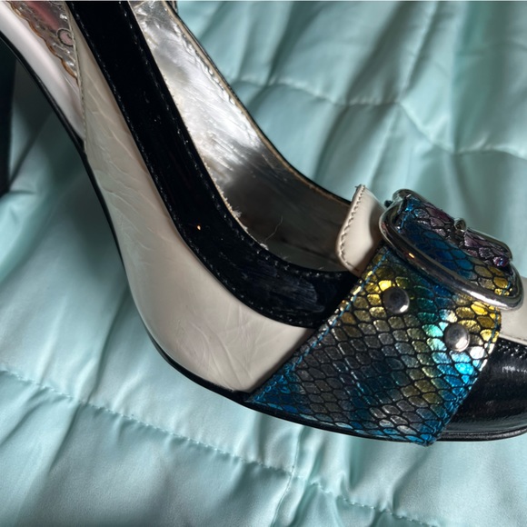 Iridescent rainbow snakeskin Pumps - Picture 11 of 11